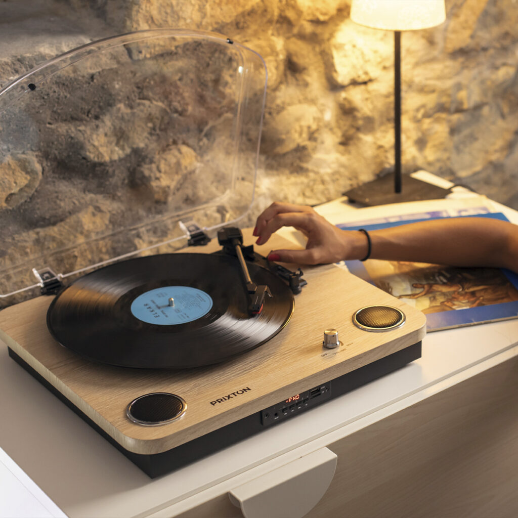 PRIXTON VC400 - Platine Vinyle Tourne-Disque Vintage, Lecteur de vinyles et  de Musique Via Bluetooth et USB, 2 Haut-parleurs intégrés, Design